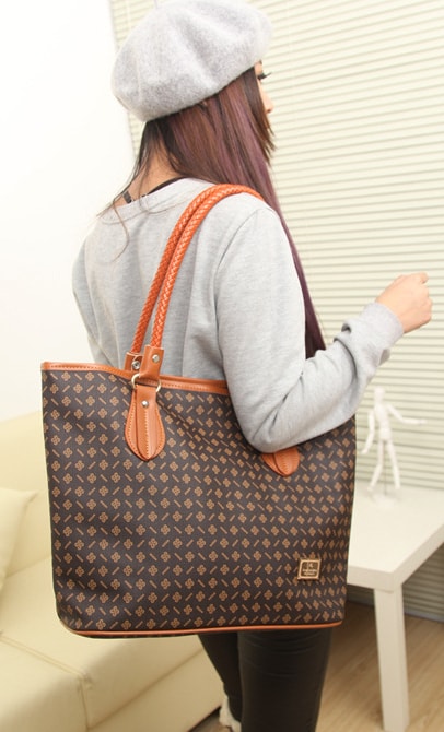 Shoulder Bag BG493 Dark Brown