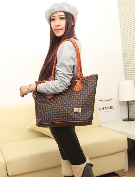 Shoulder Bag BG493 Dark Brown