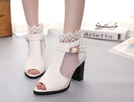 White Collar High Heel Lace Shoes