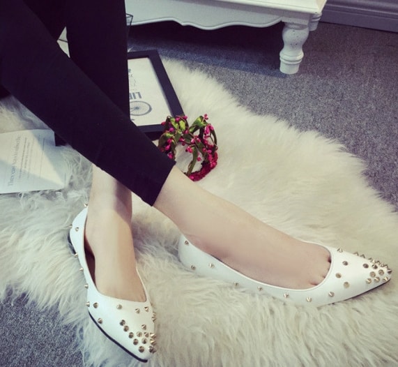 White Korean Pointed Flat Shoes