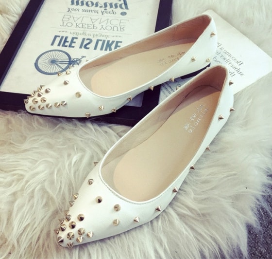 White Korean Pointed Flat Shoes