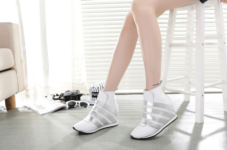 White Premium Korea Fashion Sport Boots