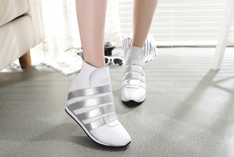 White Premium Korea Fashion Sport Boots