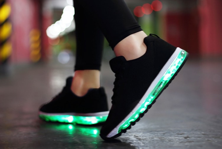 Black Tide Sepatu LED Sport - Female