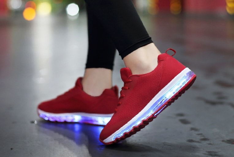 Red Tide Sepatu LED Sport - Female