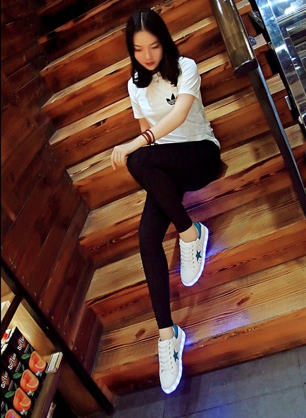 Green Breathable Star LED Shoes - Female