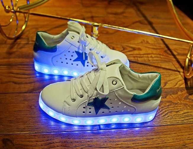 Green Breathable Star LED Shoes - Female