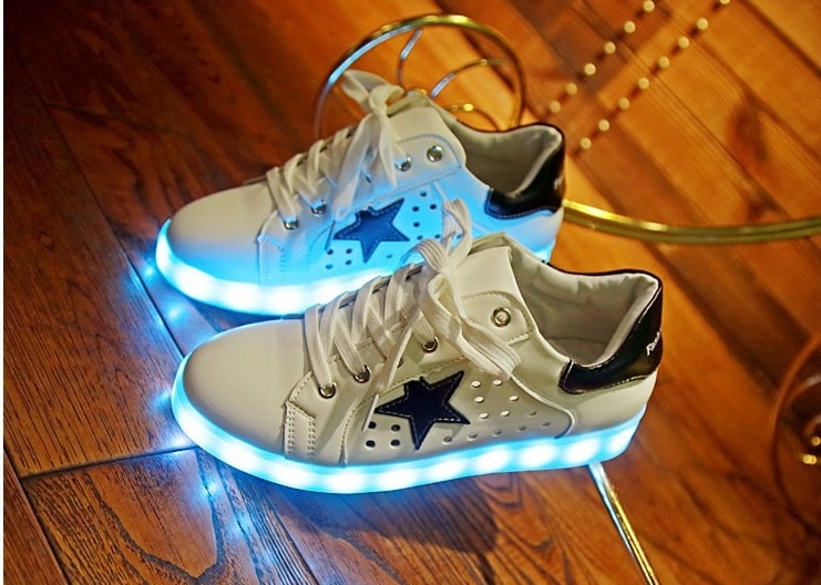 Black Breathable Star LED Shoes - Female