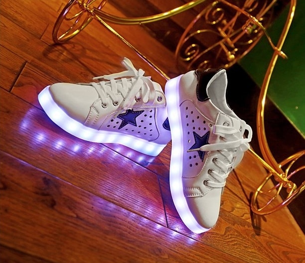 Black Breathable Star LED Shoes - Female