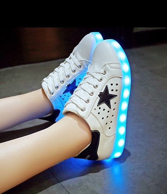 Black Breathable Star LED Shoes - Female