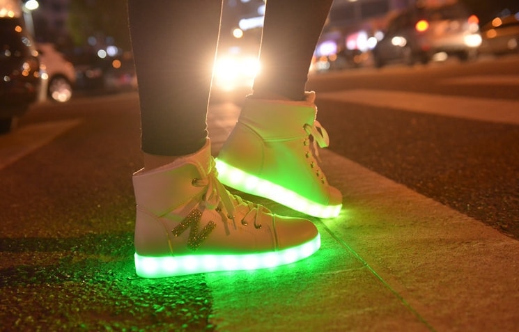 White High Top Luminous Led Shoes - Female