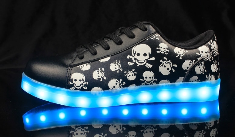 Black Skull Casual LED Shoes - Female