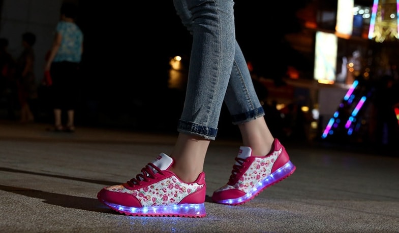 Red Flower Luminous LED Shoes - Female