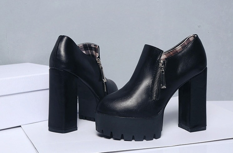 Black Thick Crust Semi Boot Import