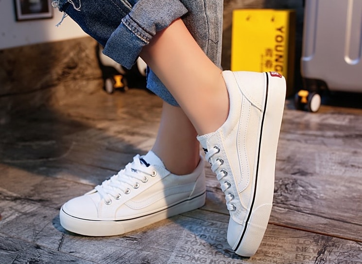 White Casual Canvas Shoes Import