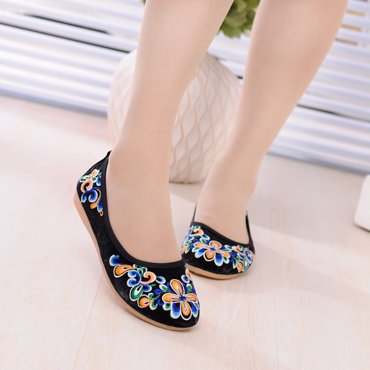 Black Ethnic Retro Casual Shoes Import