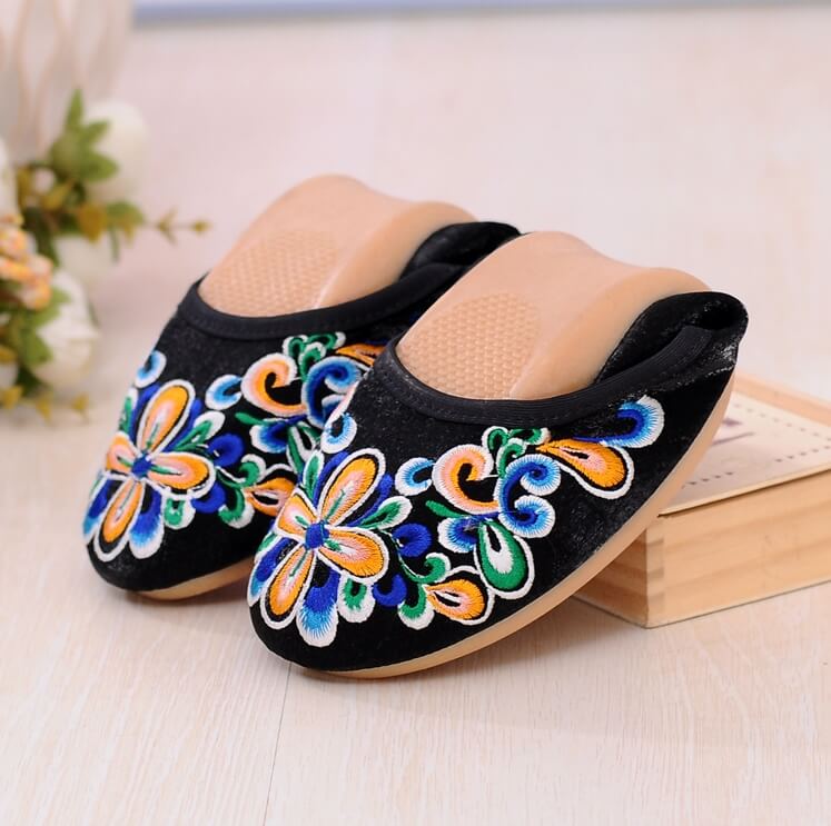 Black Ethnic Retro Casual Shoes Import