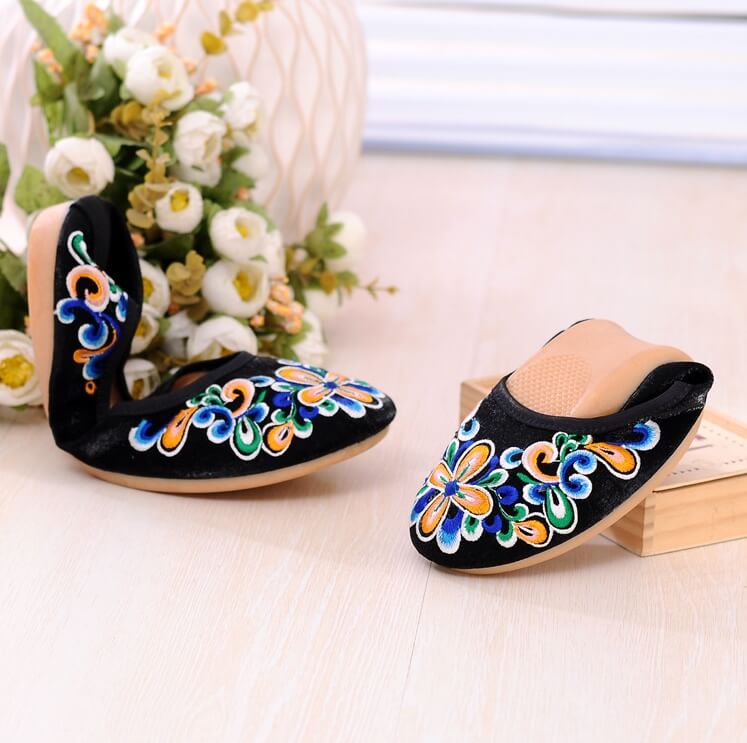 Black Ethnic Retro Casual Shoes Import