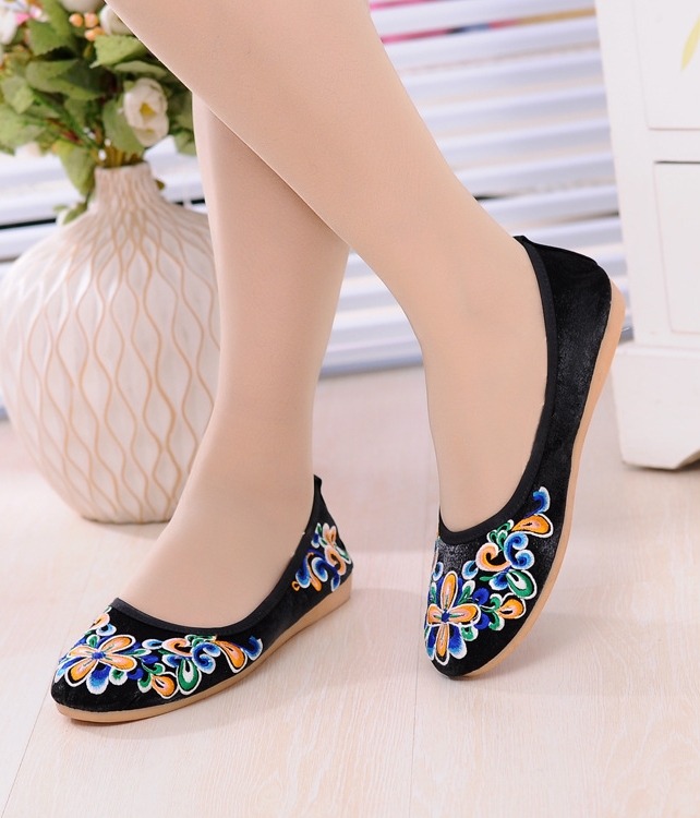 Black Ethnic Retro Casual Shoes Import