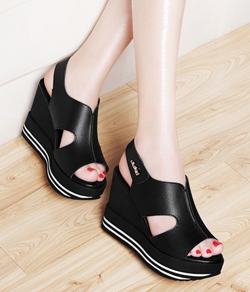 Black Fashion Sandal GucciHeaven