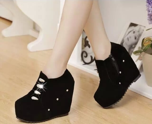 Black Scrub High Heel Boots Import