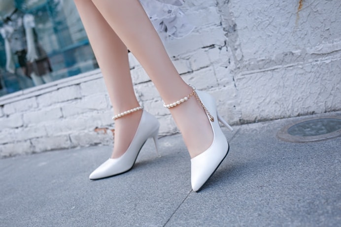 White Korean Style Diamond Strap Shoes