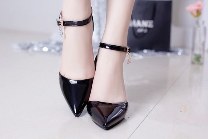 Black Korean Style Diamond Strap Shoes