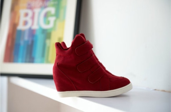 Pure Red Sport Shoes Import