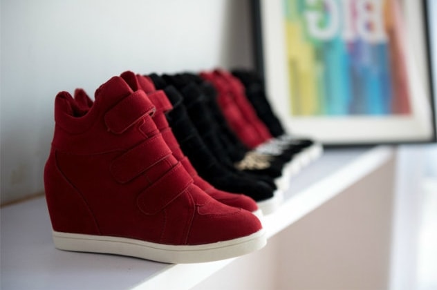 Pure Red Sport Shoes Import